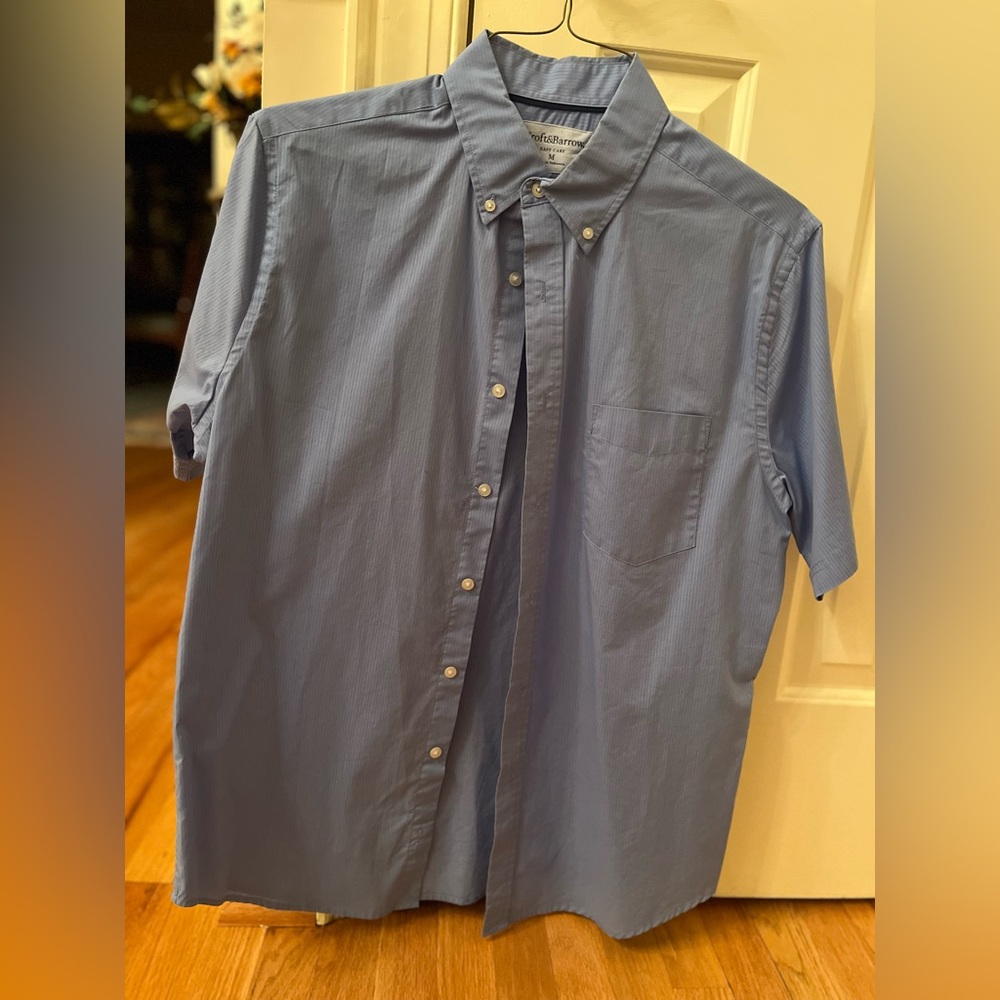 NWOT Men’s Croft & Barrow short sleeve button down light blue shirt mens medium.